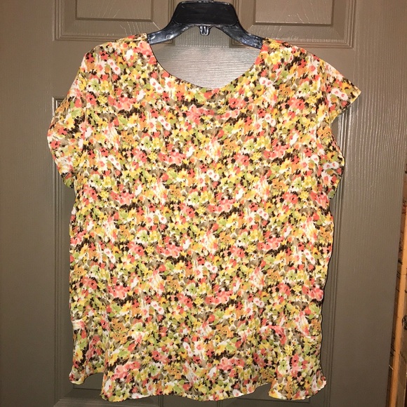 Women’s floral pattern blouse - Picture 4 of 4